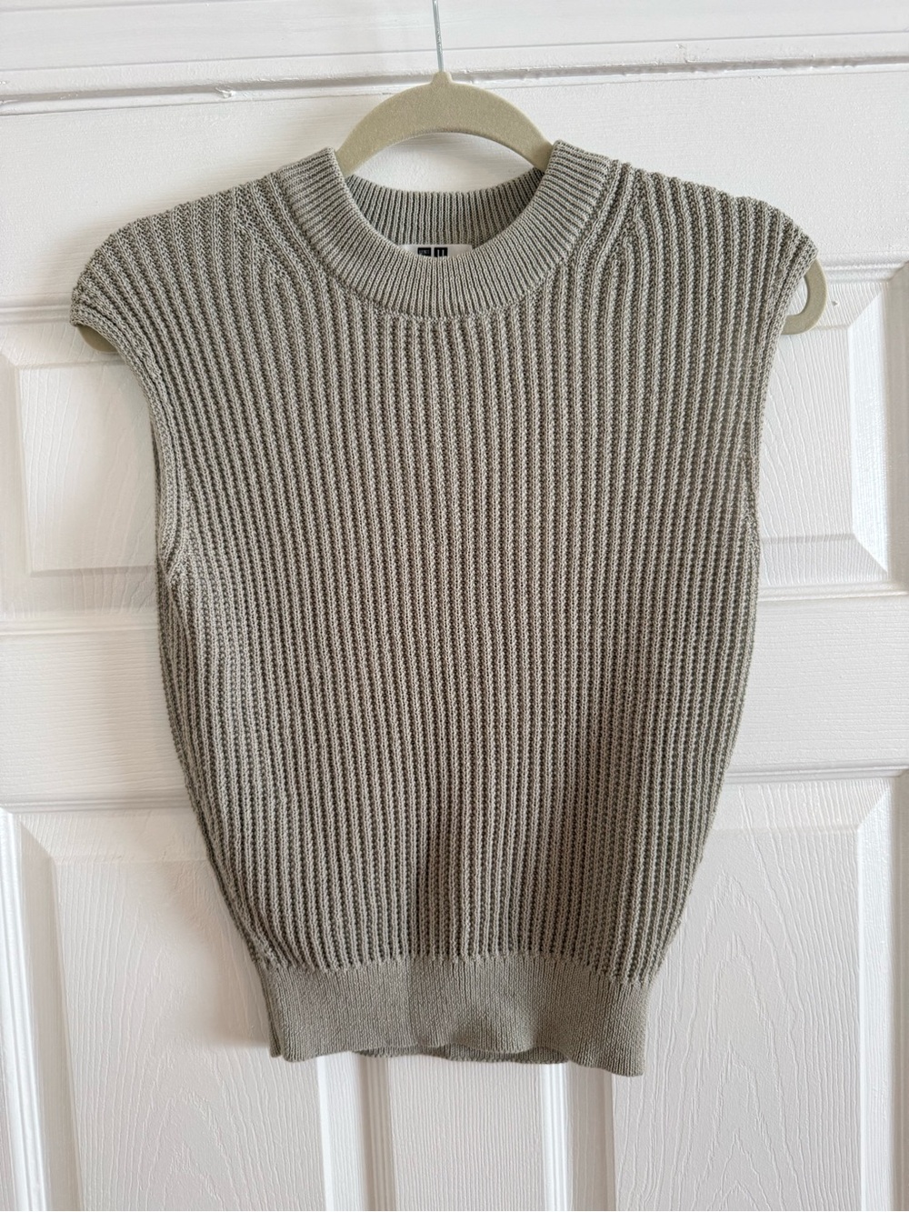 Uniqlo Ribbed Sleeveless Crewneck Sweater Vest - Taupe